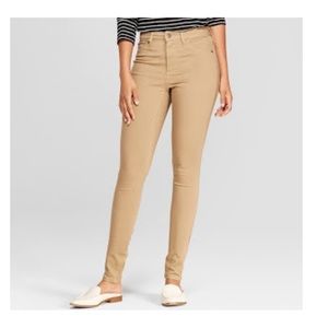 Woman’s tan jegging